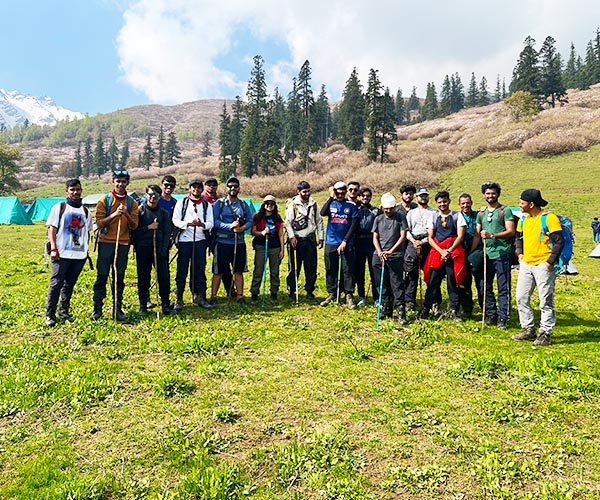 Sar Pass Trek group photo